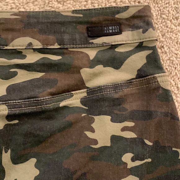 Camo Mini Skirt Button Front Size Medium ALMOST‎ FAMOUS y2k - Picture 9 of 11